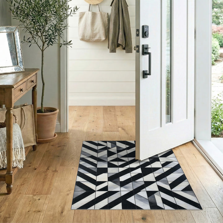 Black White Geometric Area Rug