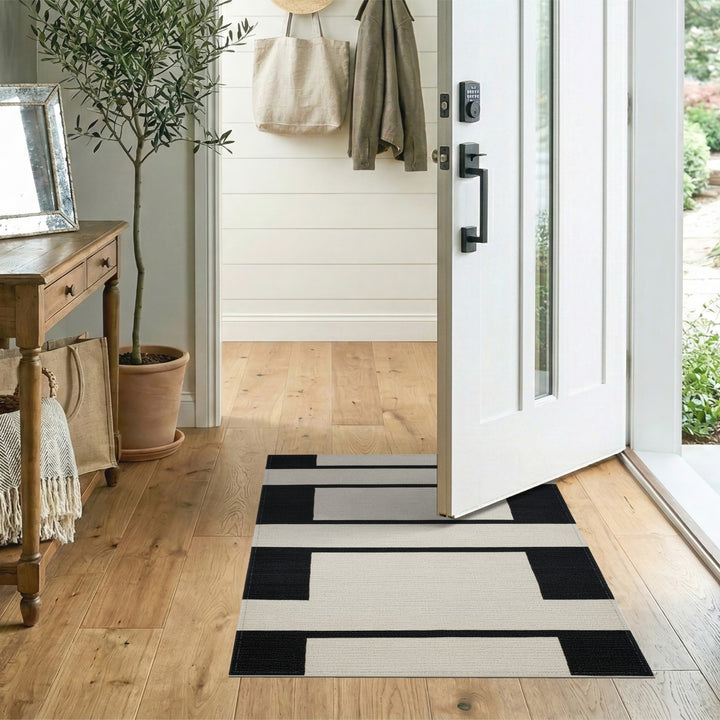 Black White Geometric Area Rug
