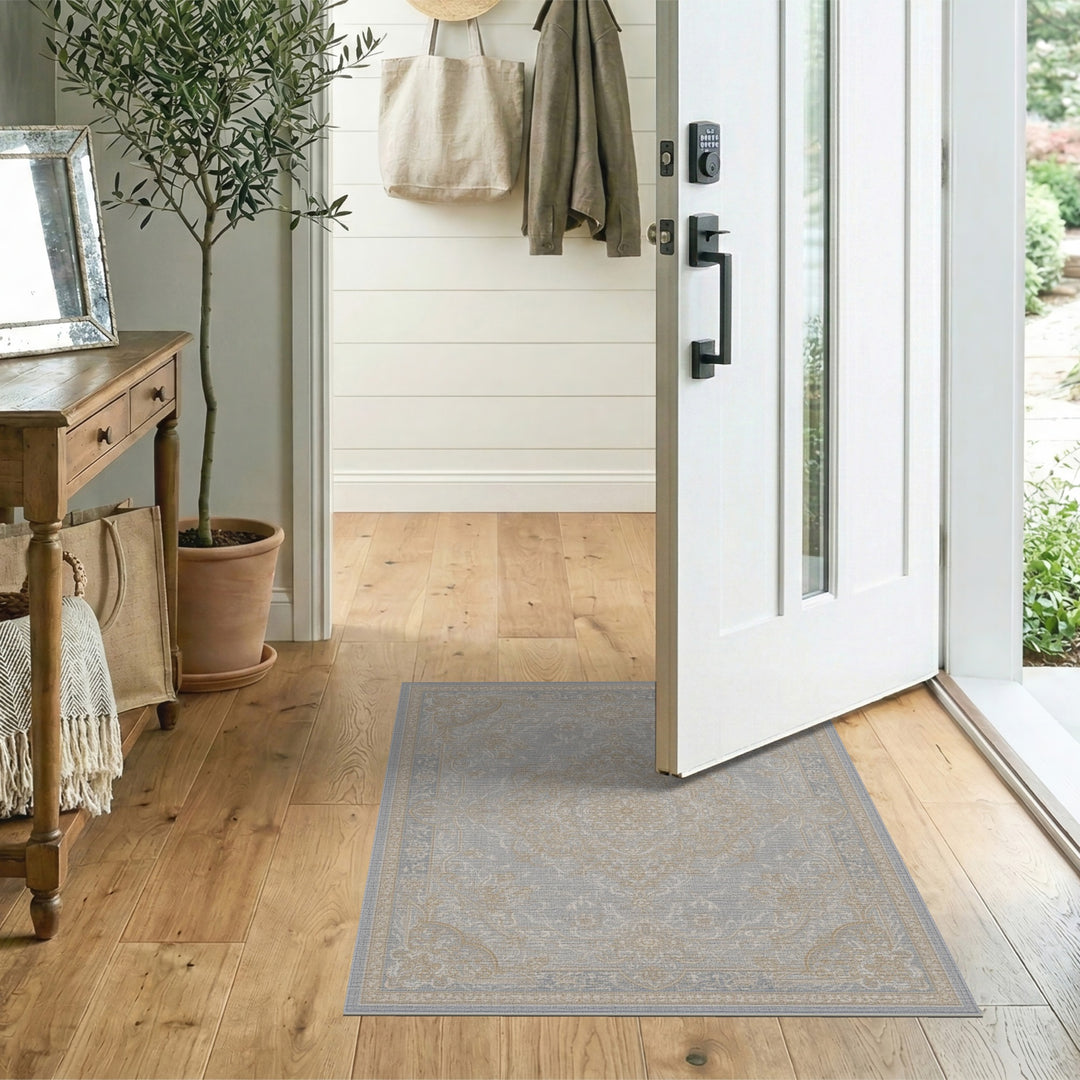 Grey Traditional Persian Grey Persian Medallion Area Rug