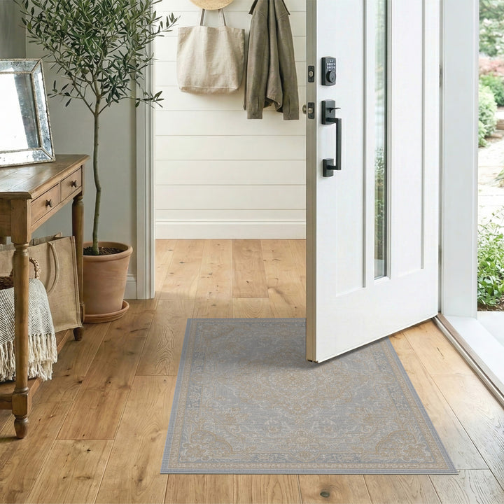 Grey Traditional Persian Grey Persian Medallion Area Rug