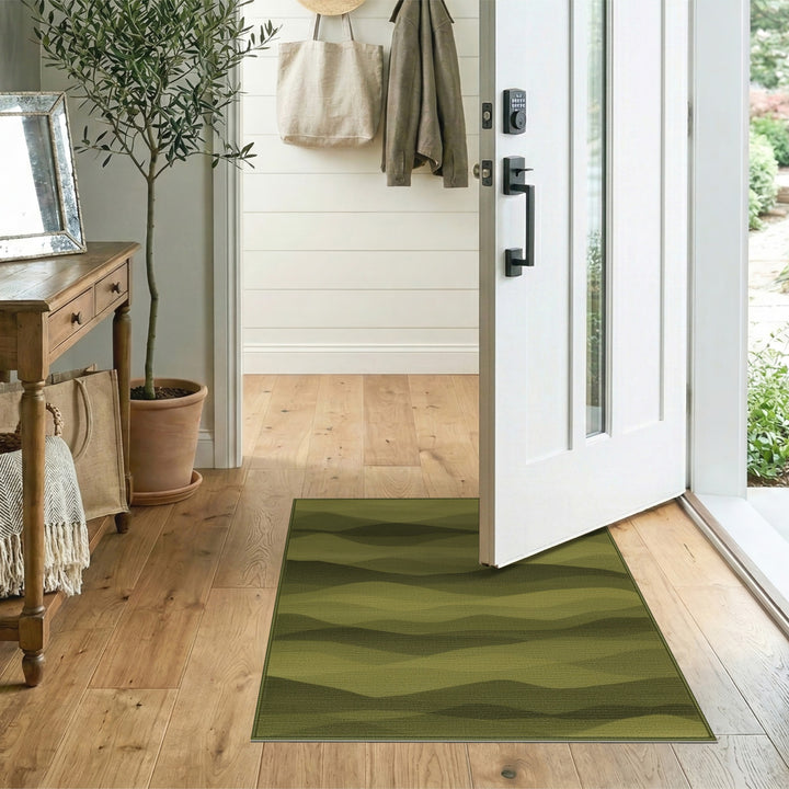Green Layered Waves Abstract Area Rug