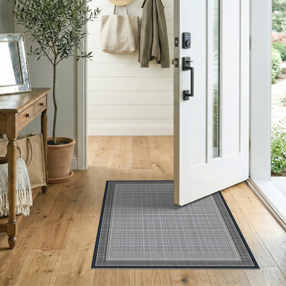 Black White Plaid Houndstooth Border Rug