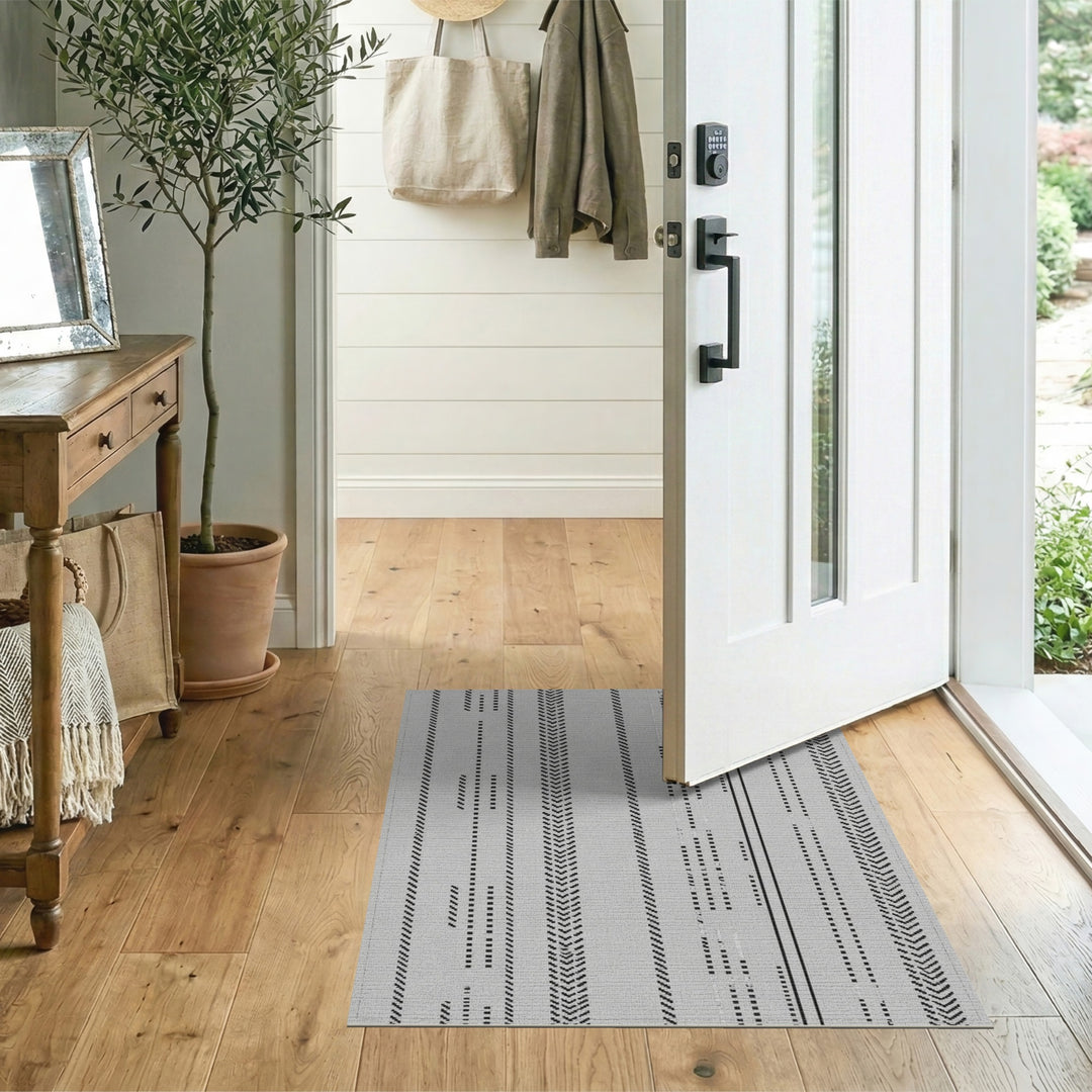 Black and White Geometric Modern Black White Geometric Chevron Area Rug